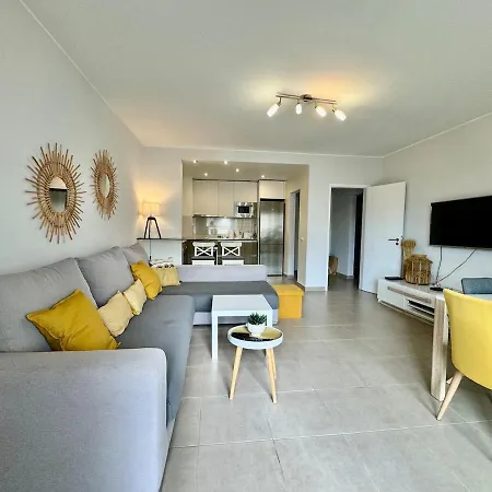 Apartment Why Knot Beach, Marina Nearby